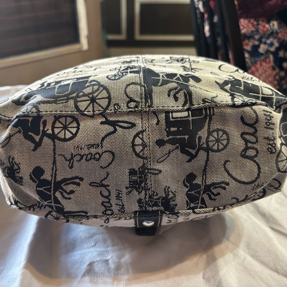 Coach Black and Cream Signature Shoulder Bag - Picture 3 of 5
